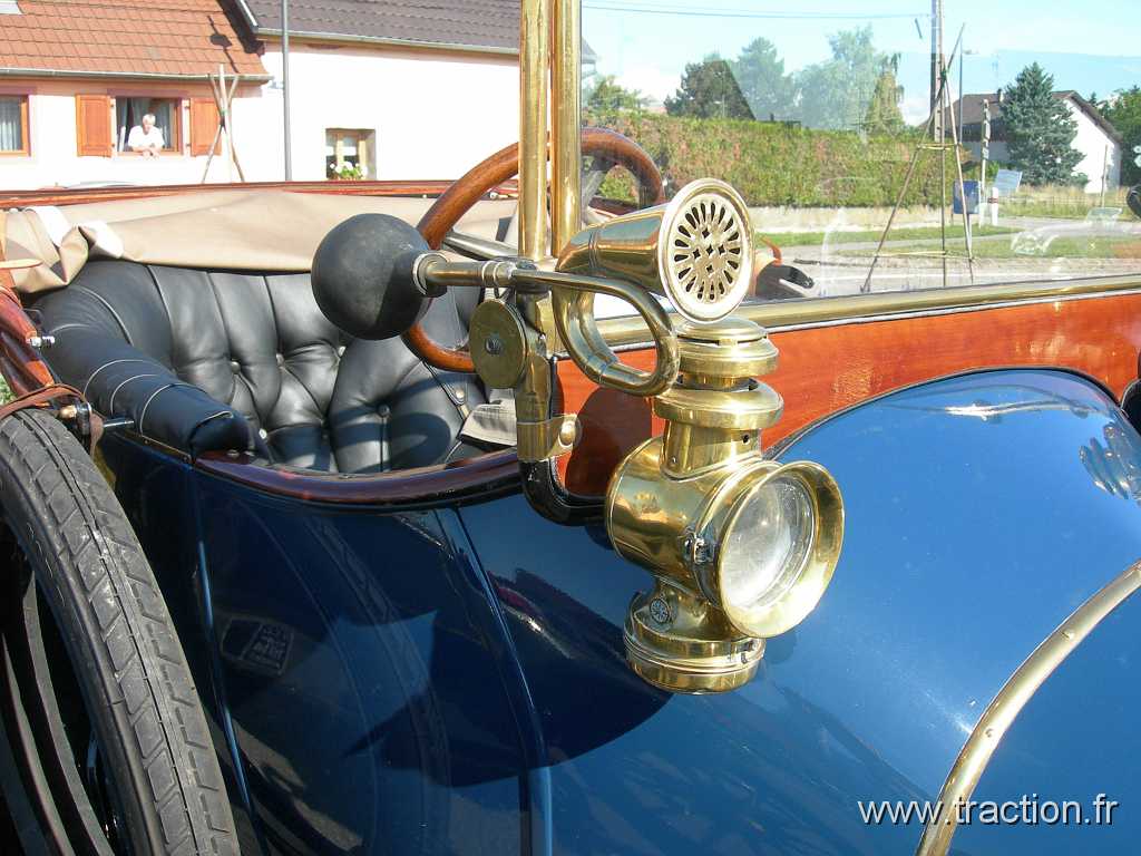 2011_rallye_des_princes (112).jpg - 12/06/2011 - 68127 NIEDERENTZEN 22ème RALLYE des PRINCES - Parking salle des fètes - DELAGE